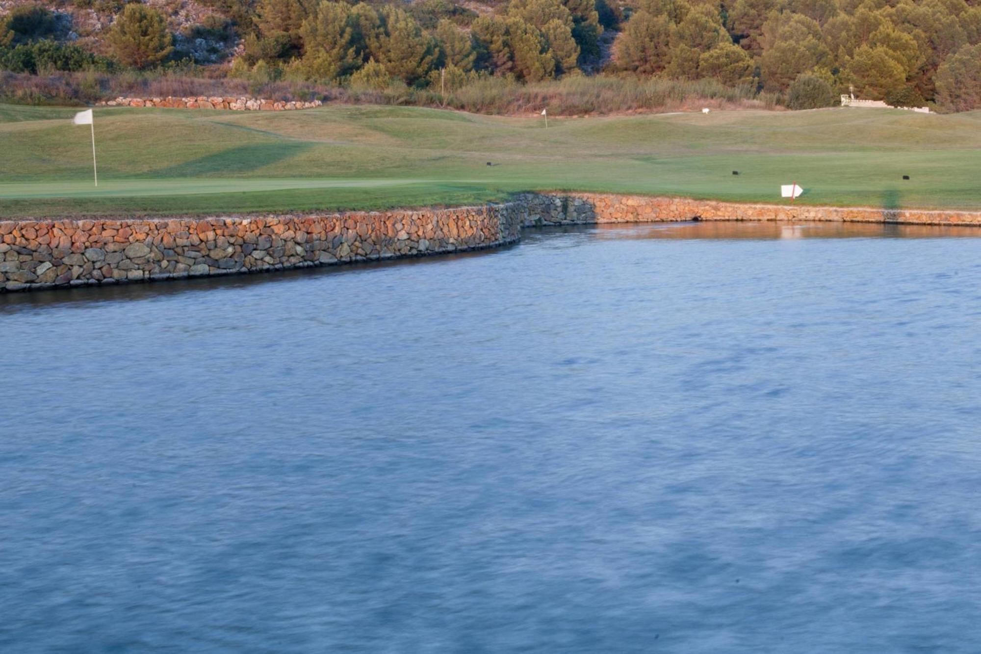 Denia Marriott La Sella Golf Resort & Spa Kültér fotó The 18th hole at Torrey Pines