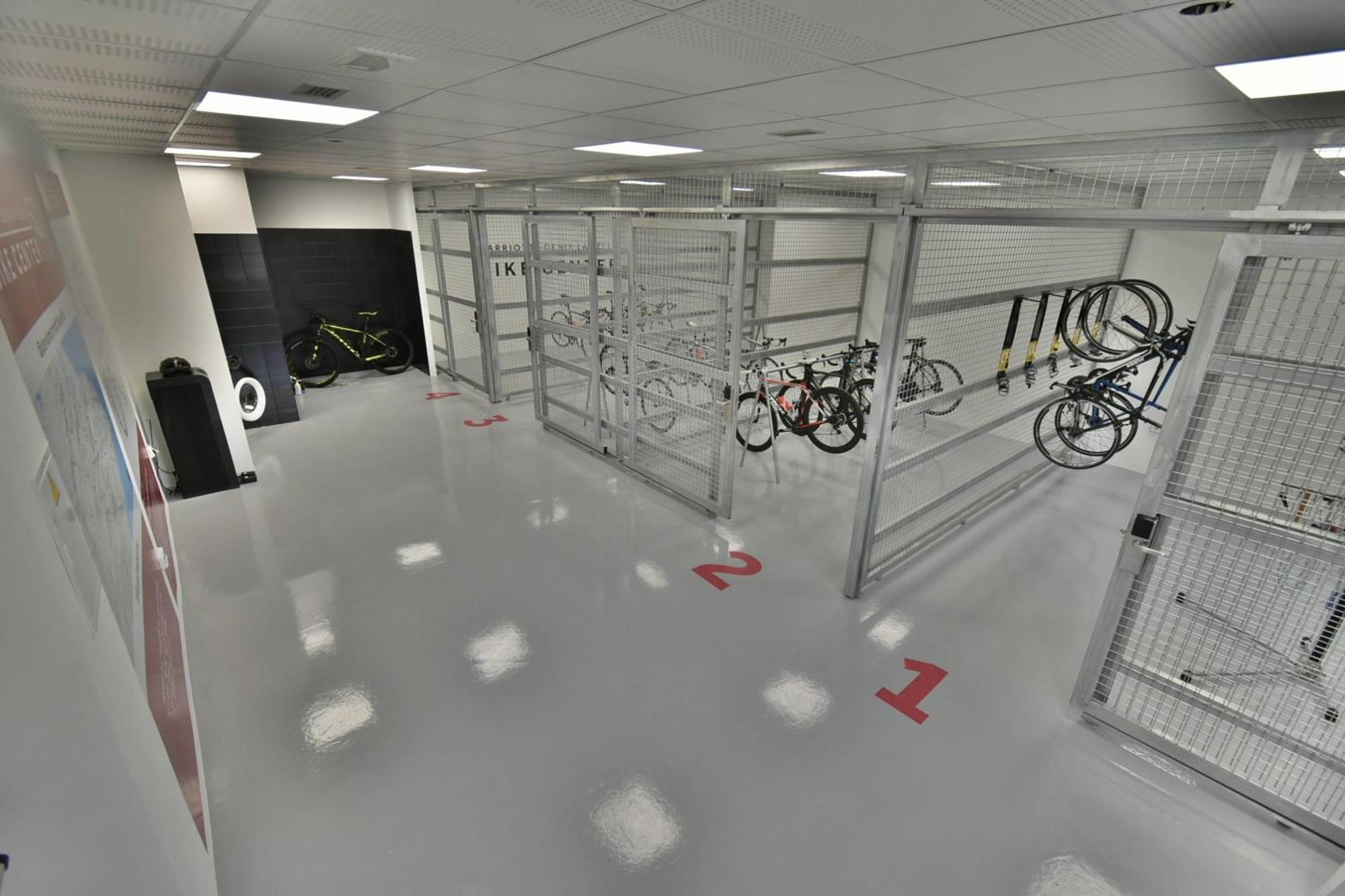 Denia Marriott La Sella Golf Resort & Spa Kültér fotó Bicycle storage area